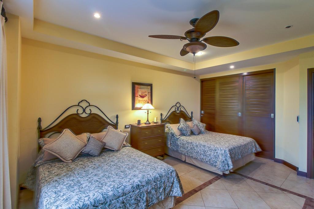 Naxos 16 Apartment Tamarindo Bagian luar foto