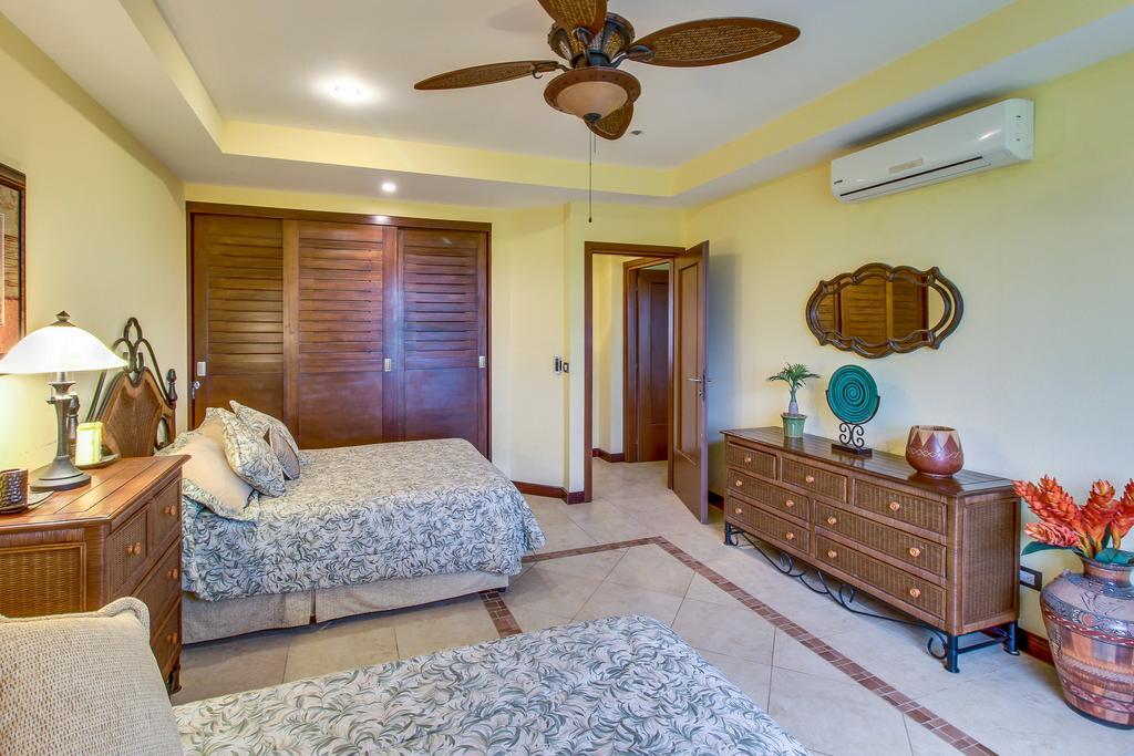 Naxos 16 Apartment Tamarindo Bagian luar foto