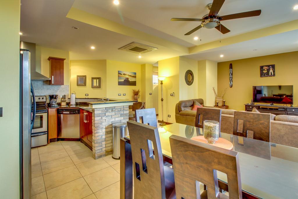 Naxos 16 Apartment Tamarindo Bagian luar foto